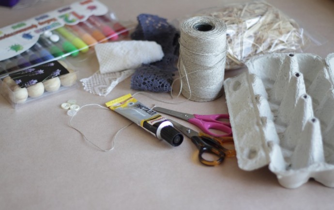 Easy DIY Egg Carton Angel Easy DIY Egg Carton Angel
