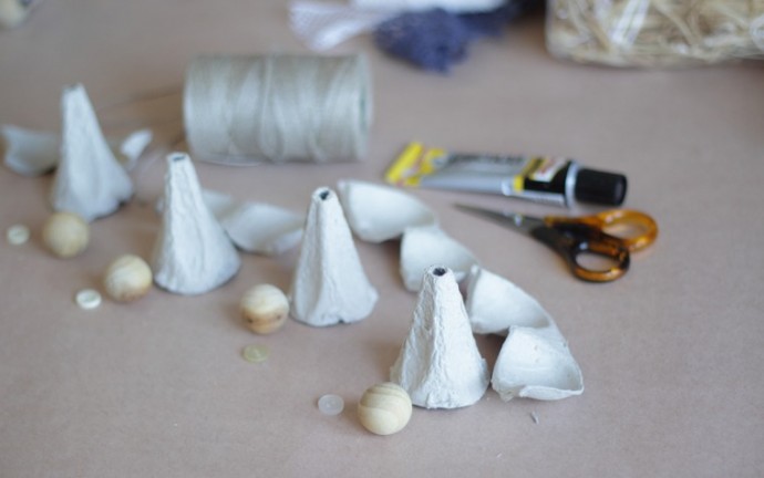 Easy DIY Egg Carton Angel Easy DIY Egg Carton Angel