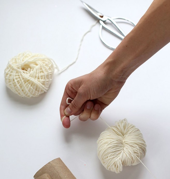 DIY EASY POM POM RUG DIY EASY POM POM RUG