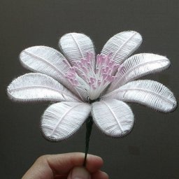How to DIY Beautiful Flowers from Wire and Thread
