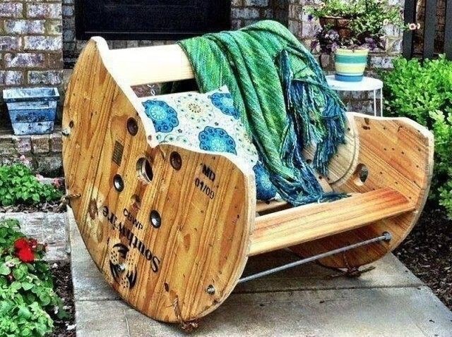 Creative Use of Recycled Pallet Cable Spools Creative Use of Recycled Pallet Cable Spools